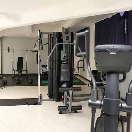 Uniklinik Zentral Kueche Fitnessraum *